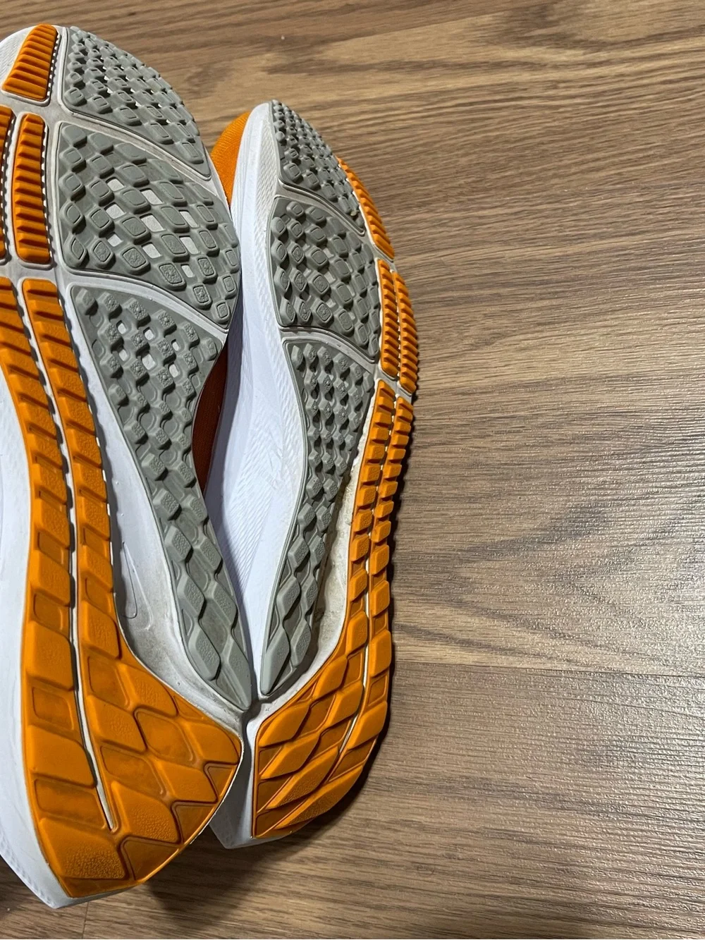 Nike Air Zoom Pegasus 39 Tennessee Volunteers Orange DR1975-800 Size 7